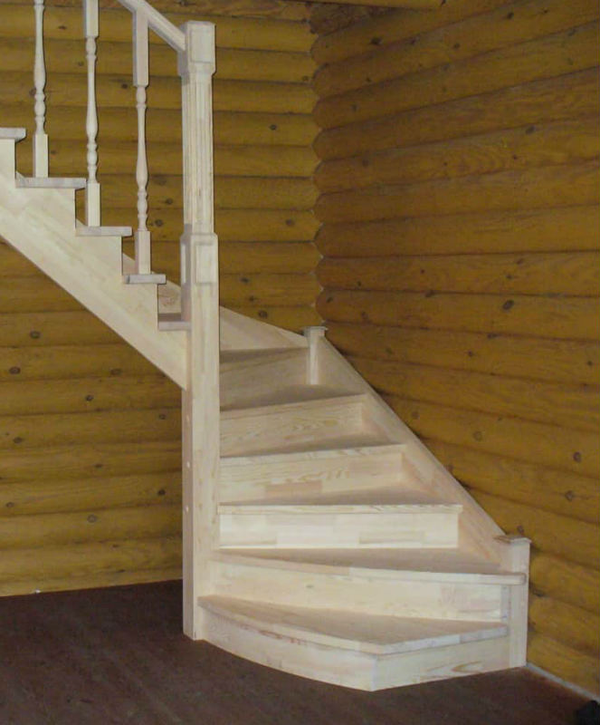 Деревянная лестница на дачу, заказать в СПб