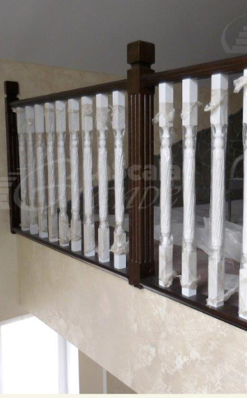 Заказать балкон для лестницы в дом - lascalagrande.ru